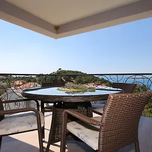 Apartment Oleandra, Drage